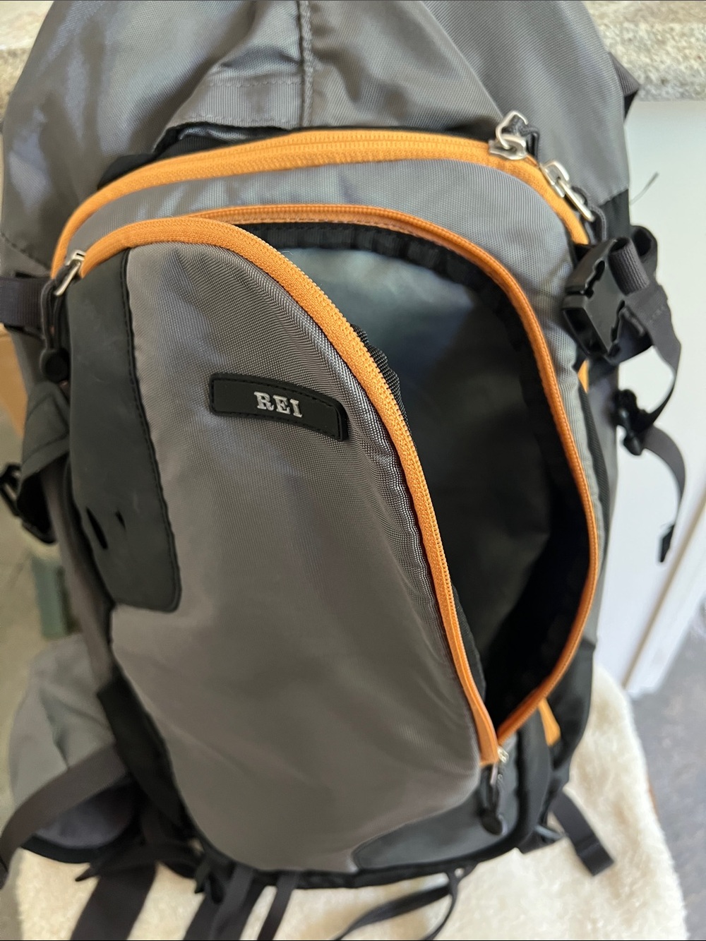 REI Lookout technical hiking backpack. - Picture 3 of 7